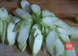 Illustration of how to make fried tofu with loofah 1