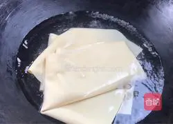 Illustration of how to make thousands of brine rolls 5