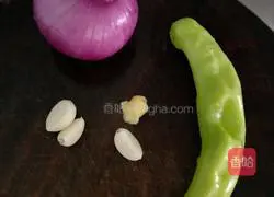 Illustration of how to make fried pickled cabbage 2