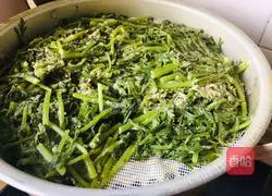 Illustration of how to make fried noodles with steamed chrysanthemum chrysanthemum 7