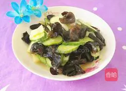 Illustration of how to make fried fungus with potato, cucumber and fungus 15