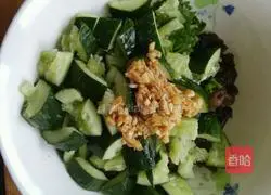 Illustration of how to make cold fungus and cucumber 6
