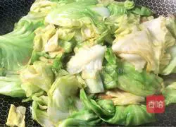 Illustration of how to make spicy hand-shredded cabbage 3