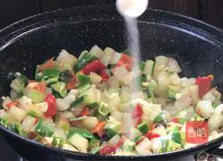 Illustration of how to make diced winter melon with soy sauce 7