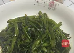 Stir-fried water spinach with Xiangchou soybean sauce Practice illustration 4