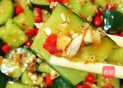 Illustration of how to pat cucumbers 12