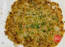 Illustration of how to steam lotus root on a kang 4