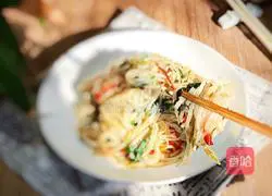 Illustration of how to make Yinya fried vermicelli 16