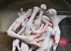 Illustration of how to make spicy and sour chicken feet with lemon 1