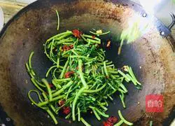 Illustration of how to make stir-fried chrysanthemum 9