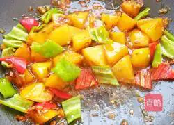 Illustration of how to make braised potatoes with sauce that costs less than two yuan 11