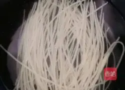 Illustration of how to make pickled vegetable noodles 3