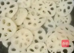 Illustration of how to make sweet and sour lotus root bento 3