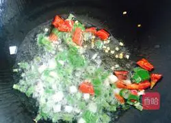 Illustration of how to make stir-fried mung bean sprouts 3