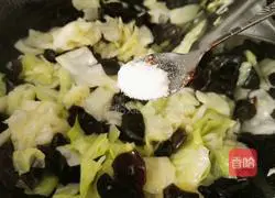 Sauteed cabbage and fungus Practice illustration 9