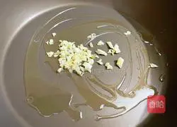 Illustration of how to make fried fungus with cucumber 5