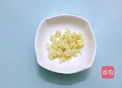 Illustration of how to make stir-fried lettuce slices 4
