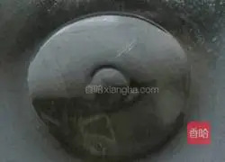 Illustration of how to make coir raincoat cucumber 7