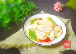 Illustration of how to stir-fry wild rice with double peppers 10