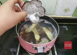 Illustration of how to mix shredded green onions with eight claws 7