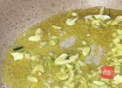 Illustration of how to make lettuce with wolfberry oyster sauce 7