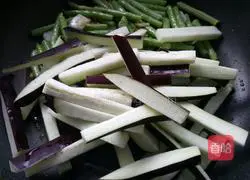 Illustration of how to make eggplant horn love 8