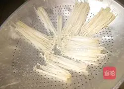 Illustration of how to make fried enoki mushrooms 3