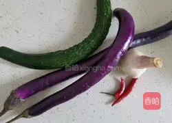 Illustration of how to make cold cucumber and eggplant 1