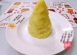 Illustration of how to make a Christmas tree 9