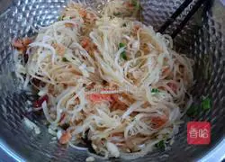 Illustration of how to make cold shredded radish 8