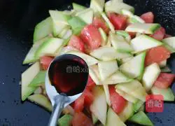 Illustration of Stir-fried Zucchini with Tomatoes 10