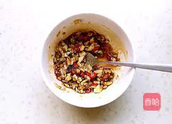 Illustration of how to make cold bitter chrysanthemum 5