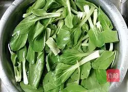 Illustration of how to stir-fry baby cabbage 1