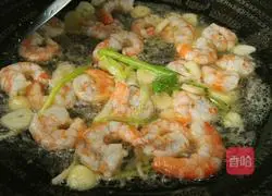 Illustration of how to make fried shrimps with broccoli 11