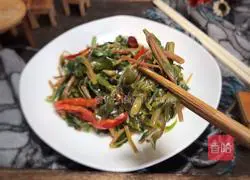 Illustration of how to make spicy stir-fried purslane 11