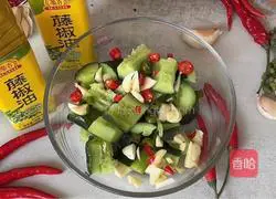 Illustration of how to make rattan fragrant cucumber 3