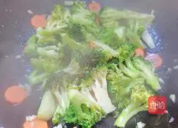 Broccoli stir-fry Illustration of how to make carrots 15