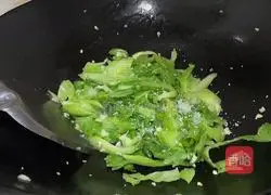 Illustration of how to make garlic mustard 6