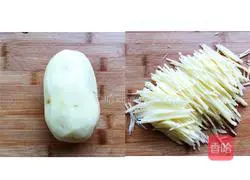 Illustration of how to make spicy and sour green pepper and potato shreds 3