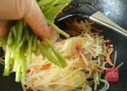 Illustration of how to make fish-flavored potato shreds 8