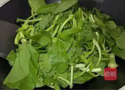 Illustration of how to make stir-fried mustard greens 3