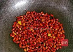 Illustration of how to make spinach with nuts 7