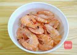 Illustration of how to make boiled shrimp 9