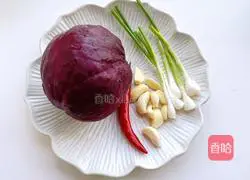 Illustration of how to make spicy purple cabbage 1
