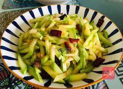 Illustration of how to make vinegar-coated zucchini shreds 9