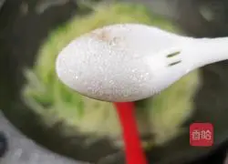 Illustration of how to make green pepper and potato shreds 15