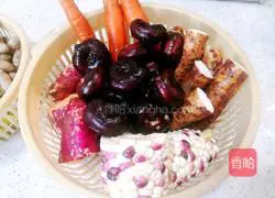 Illustration of how to make a good harvest platter for New Year's Eve dinner 2