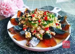 Illustration of how to make high-looking cold dishes with cucumbers and preserved eggs 16