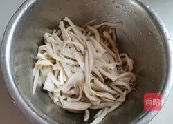 Illustration of how to make fried king oyster mushrooms 2