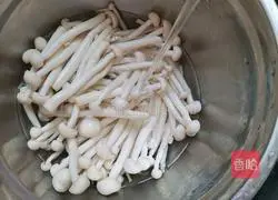 Illustration of how to make fried seafood mushrooms 1